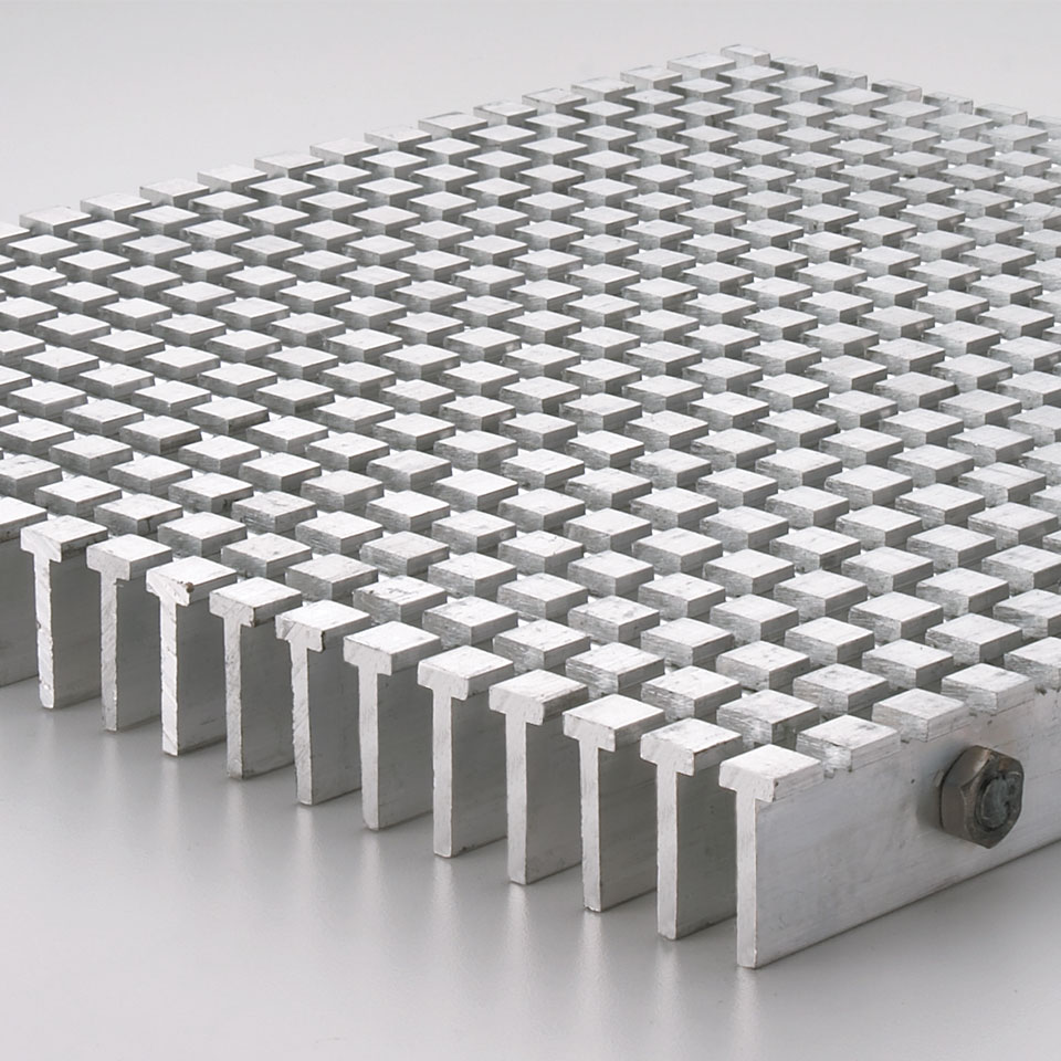 Grilles gratte-pieds Grilles gratte-pieds avec lames en T quadrillées - LQ 