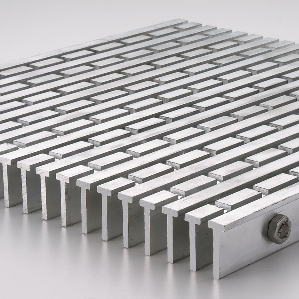 Grilles gratte-pieds Grilles gratte-pieds avec alternance lames en T (LT) et lames en T quadrillées large (LQ-L) - LT-QL